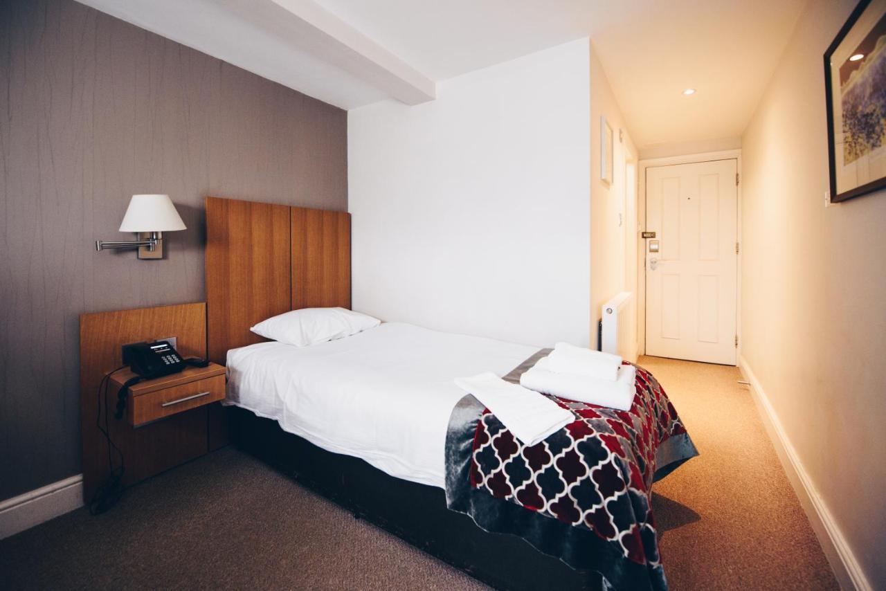 Fox Country Inn High Wycombe Esterno foto