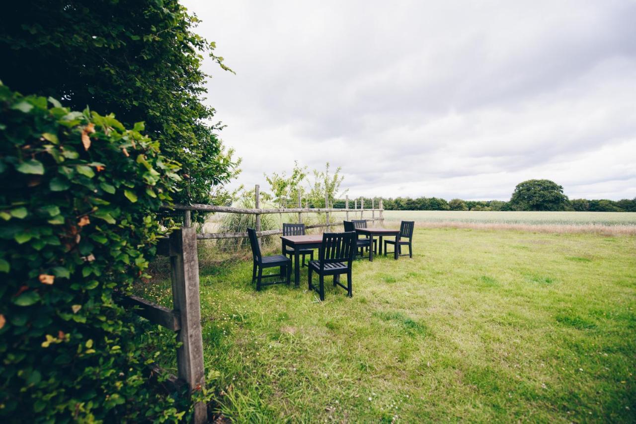 Fox Country Inn High Wycombe Esterno foto